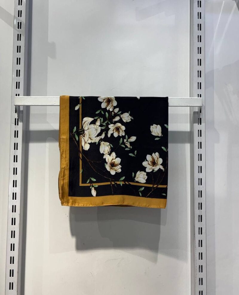 ⁦Shawls⁩ - الصورة ⁦2⁩