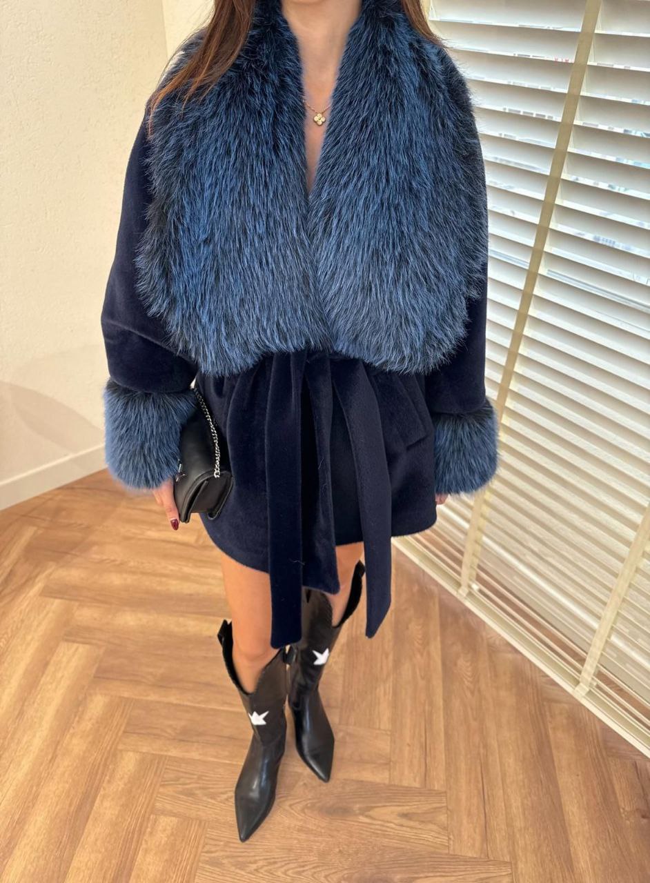 Jacket - الصورة 2