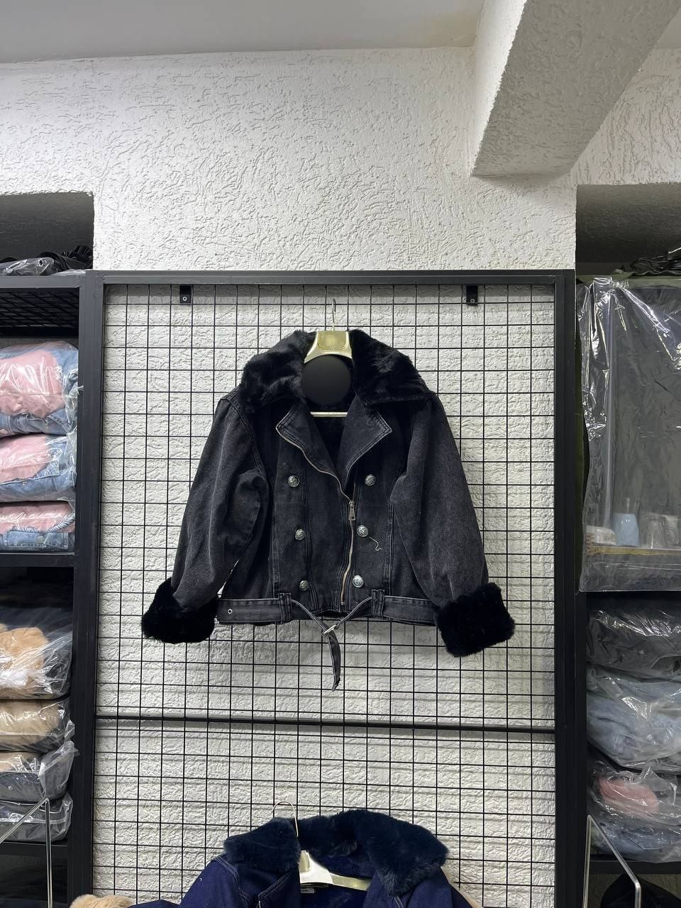 Jacket - الصورة 3