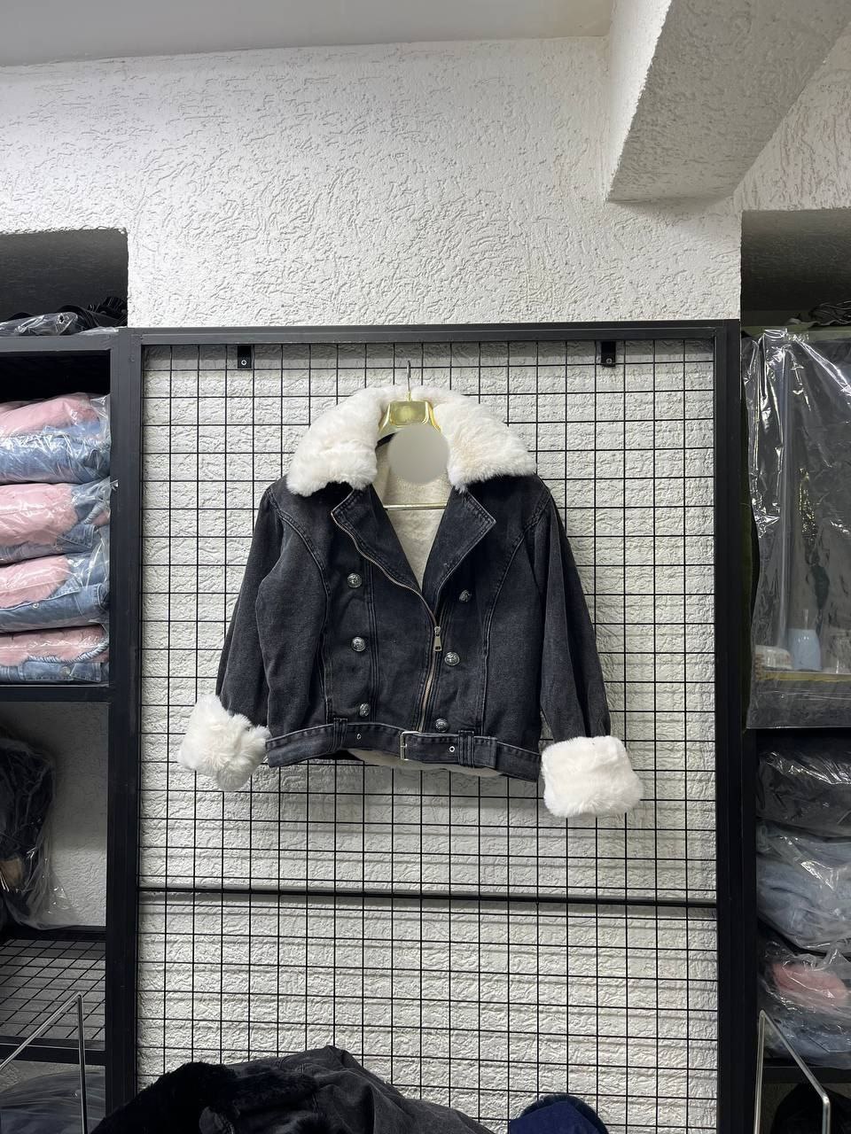 Jacket - الصورة 5