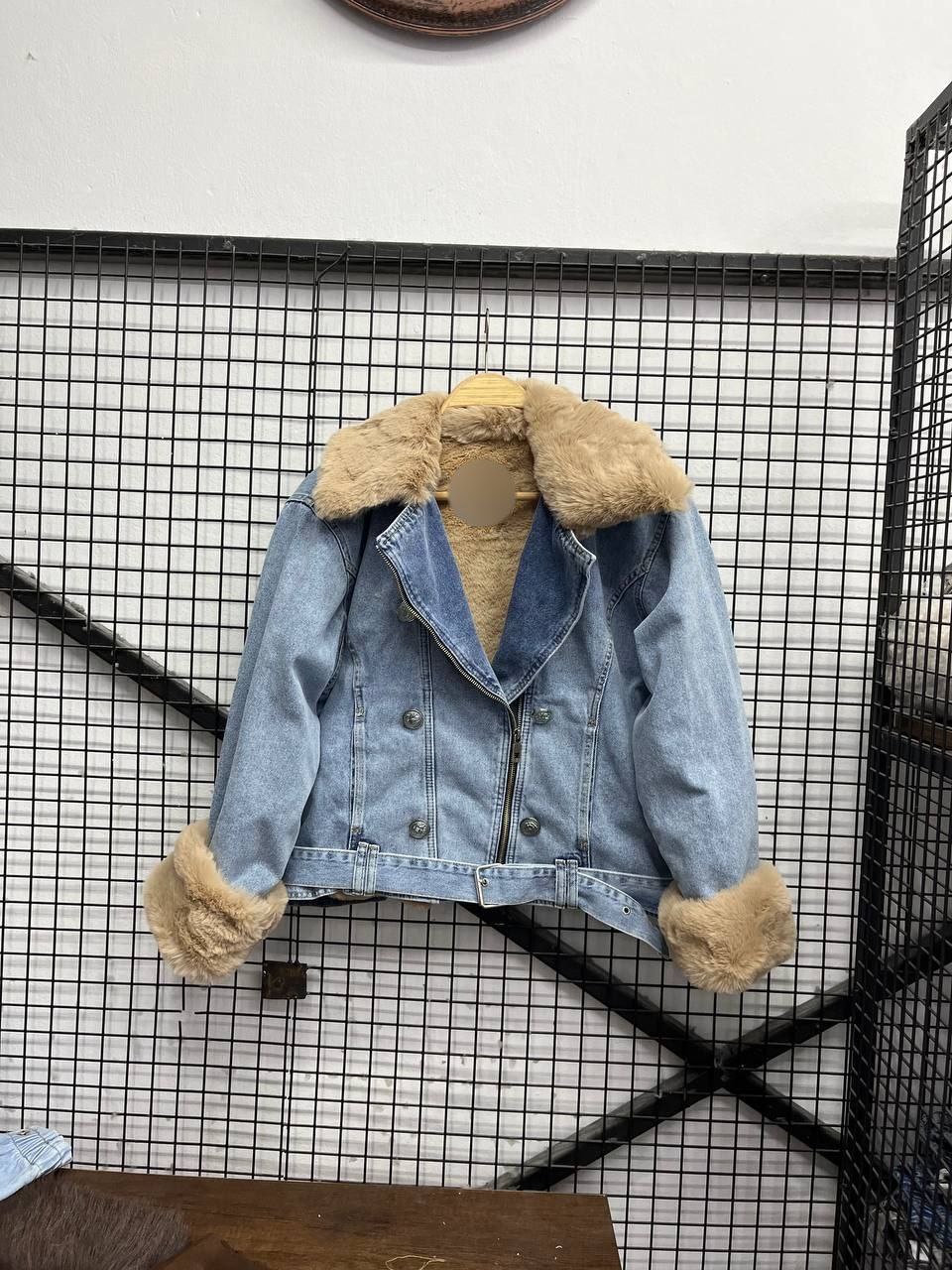 Jacket - الصورة 7