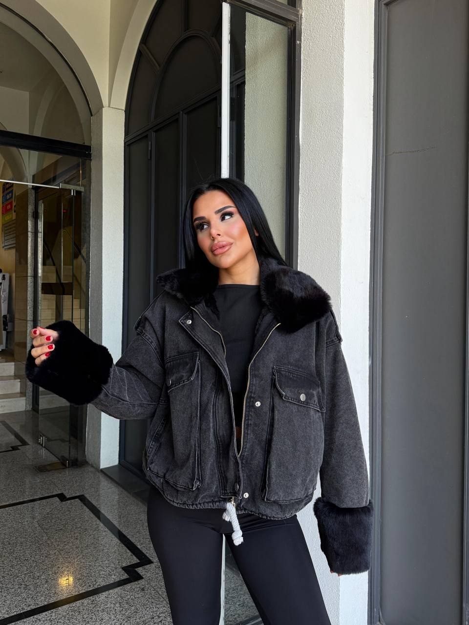 Jacket - الصورة 4