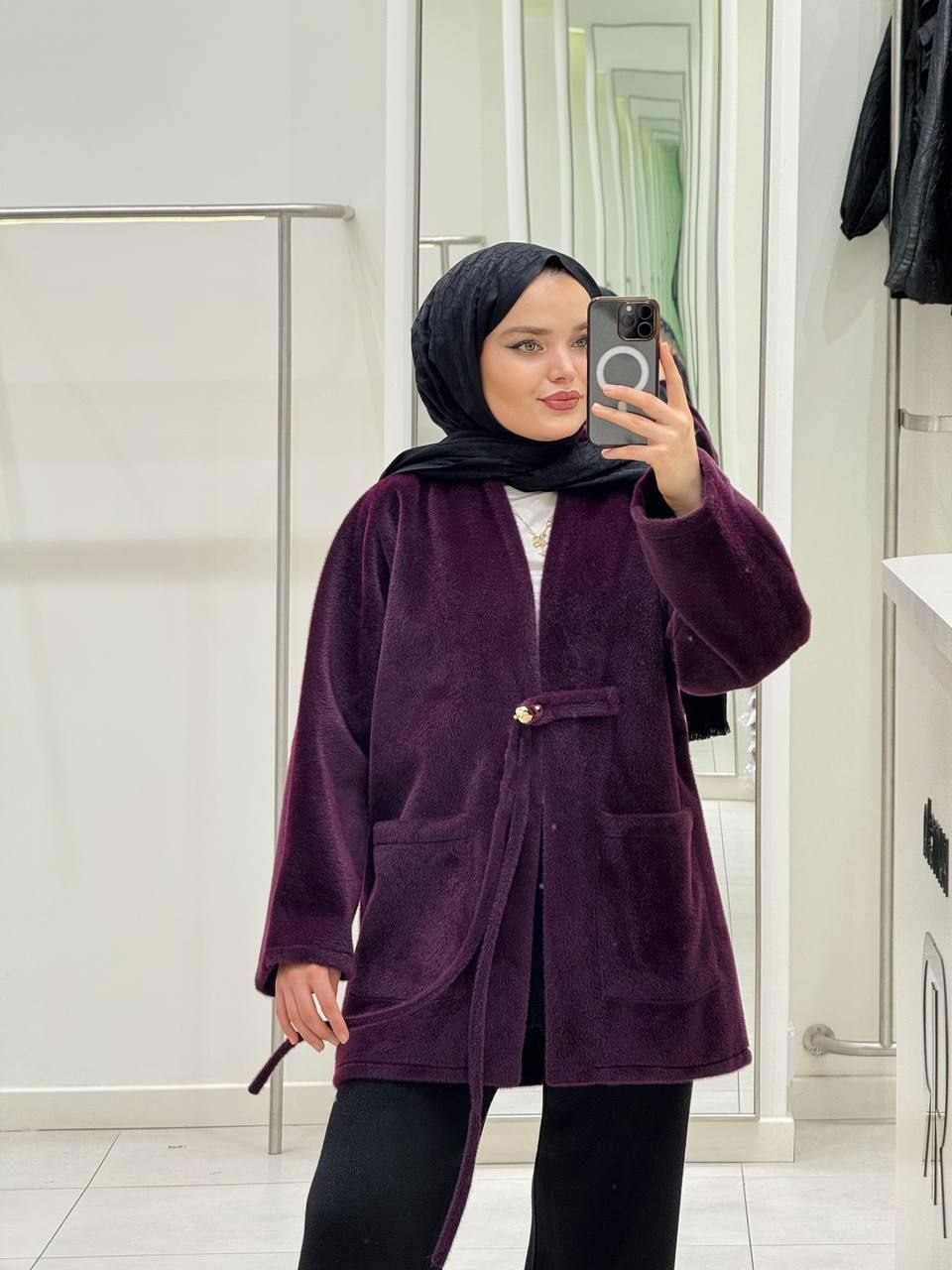 Jacket - الصورة 2