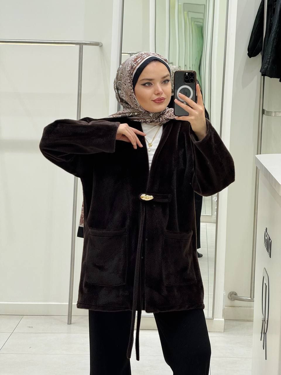 Jacket - الصورة 3