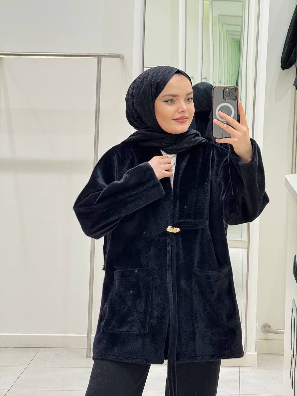 Jacket - الصورة 4