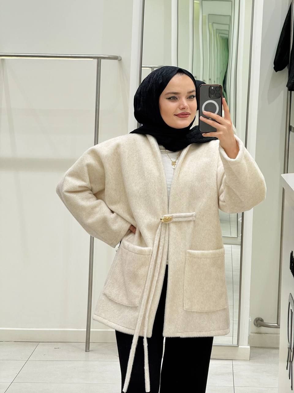 Jacket - الصورة 5