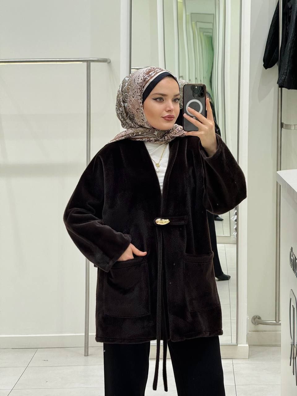 Jacket - الصورة 6